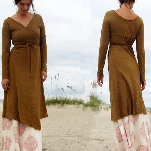 Gaia Conceptions Dresses & Skirts - Gaia Conceptions Flip Wrap Simplicity Below Knee Dress Size Size M